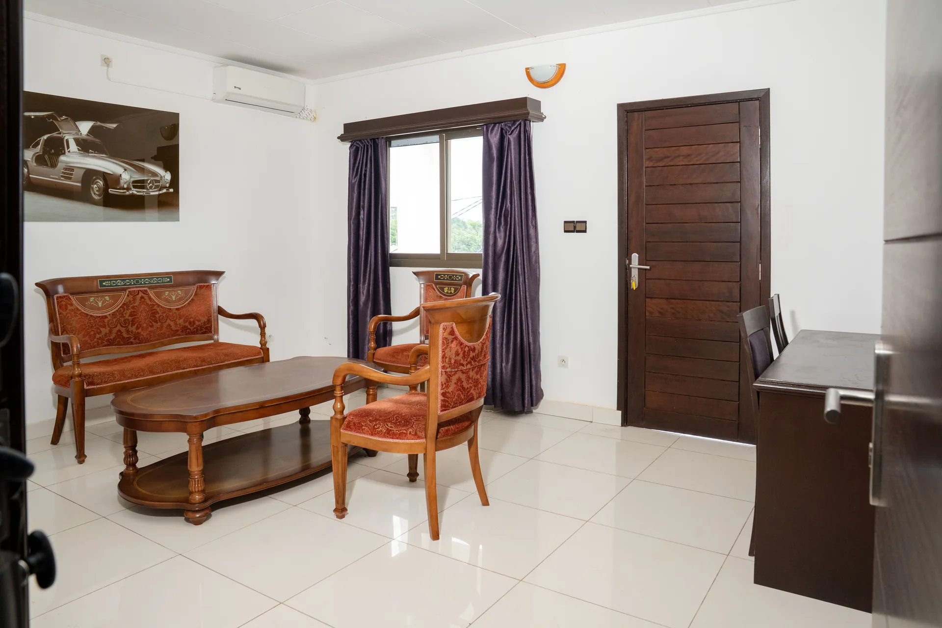 Chambre confortable Hôtel Jean NKEA